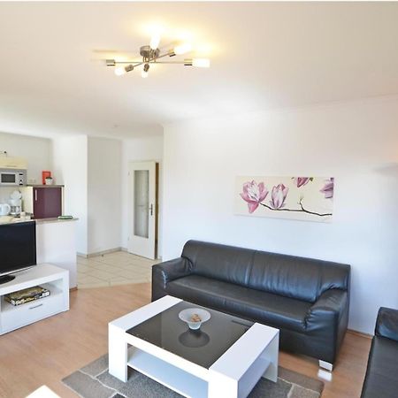 Haus Triade Ferienwohnung Triade 3 ツィノヴィッツ エクステリア 写真
