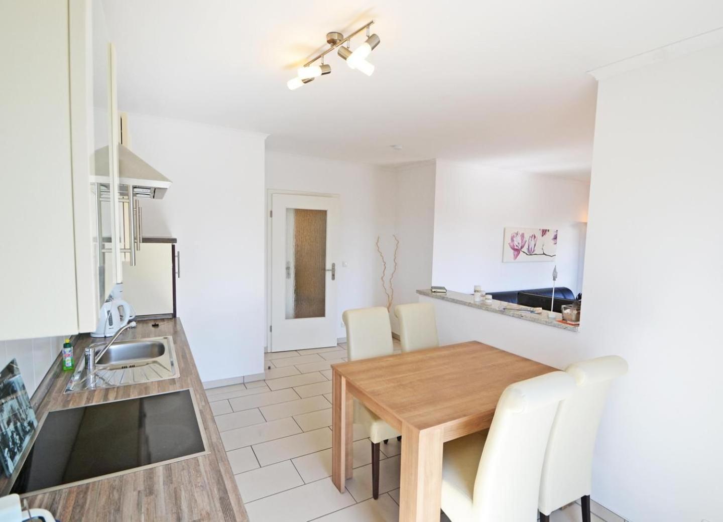 Haus Triade Ferienwohnung Triade 3 ツィノヴィッツ エクステリア 写真