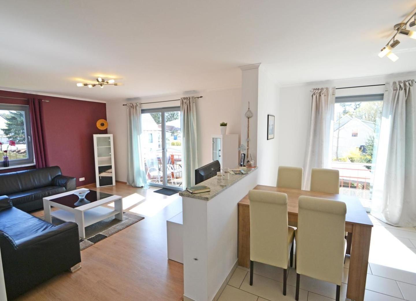Haus Triade Ferienwohnung Triade 3 ツィノヴィッツ エクステリア 写真